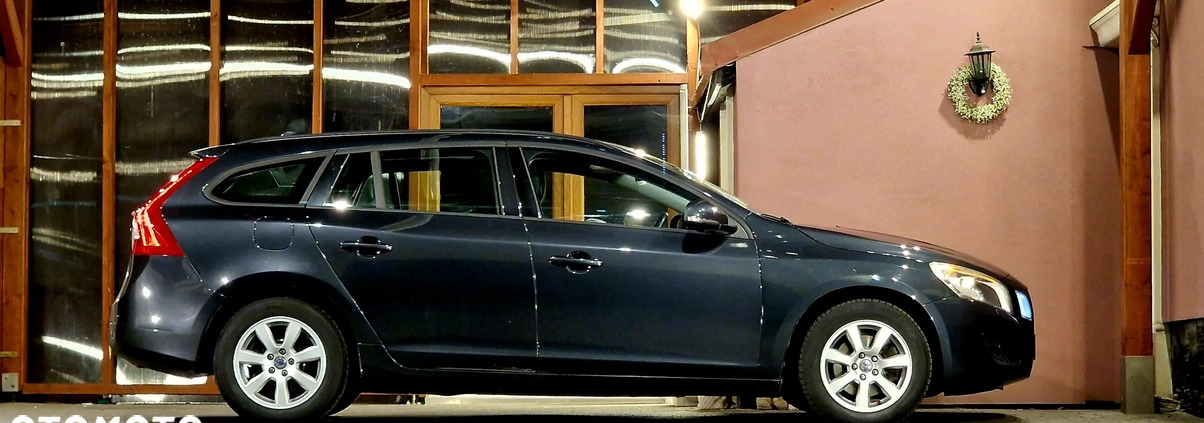 Volvo V60 cena 32999 przebieg: 220000, rok produkcji 2013 z Lubycza Królewska małe 667